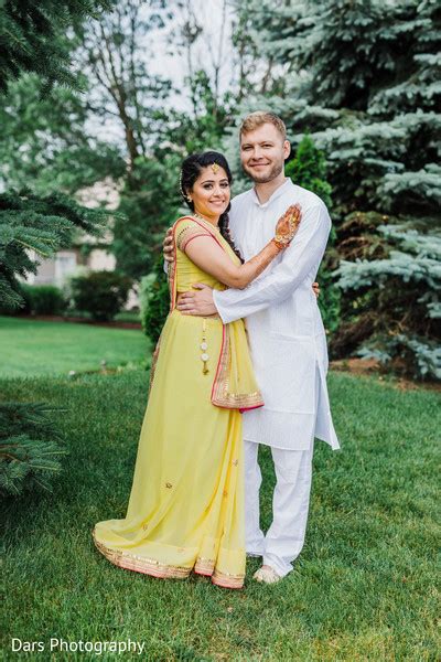 Breathtaking Indian Bride And Groom Portrait Photo 130834