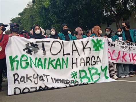 Demo 11 April Polisi Tutup Kawasan Patung Kuda Dan Monas Indonesia