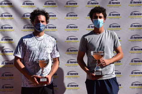 Pol Mart N Campe N Del Itf De La Academia Equelite Jc Ferrero