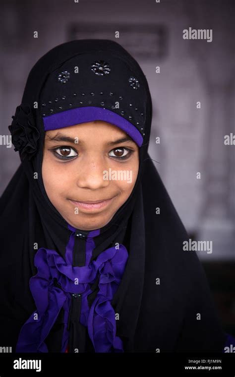 Hijab Fotos Und Bildmaterial In Hoher Auflösung Alamy