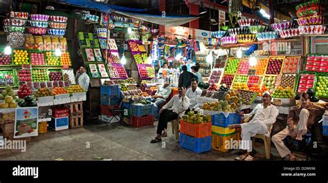 Mumbai ( Bombay ) India Crawford Market Greengrocer fruits Stock Photo ...