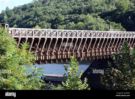 Roebling Aqueduct Bridge Hi Res Stock Photography And Images Alamy