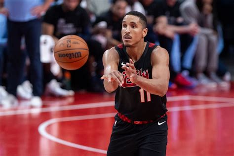 Malcolm Brogdon Leaves Trail Blazers Game In Sacramento With Hamstring