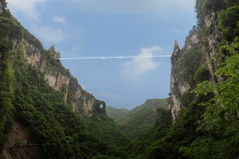 China Set To Open World S Highest Glass Bottomed Bridge