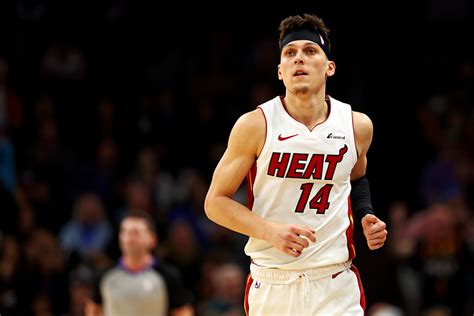Grayson Allen drills 9 3-pointers as Suns defeat Heat | Reuters