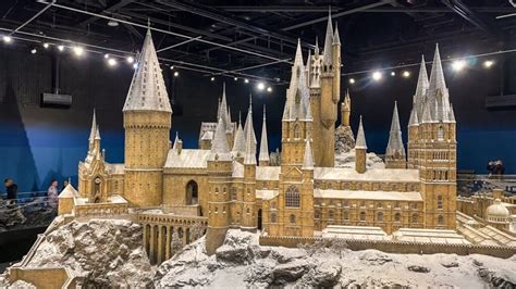 Hogwarts in the Snow Review - Two Traveling Texans