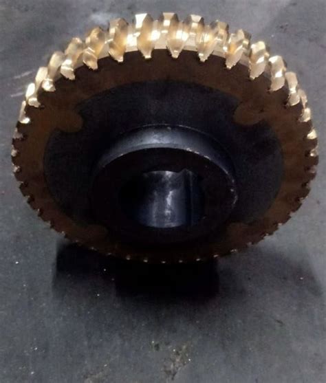 Heavy Vehicle Round Bronze Worm Gear For Machinery At Rs Piece In