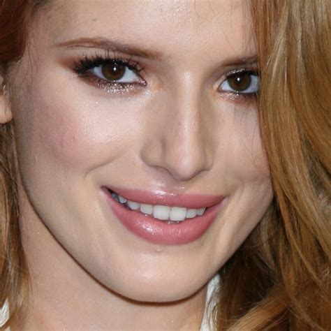 Bella Thorne Makeup Black Eyeshadow And Bubblegum Pink Lipstick Steal