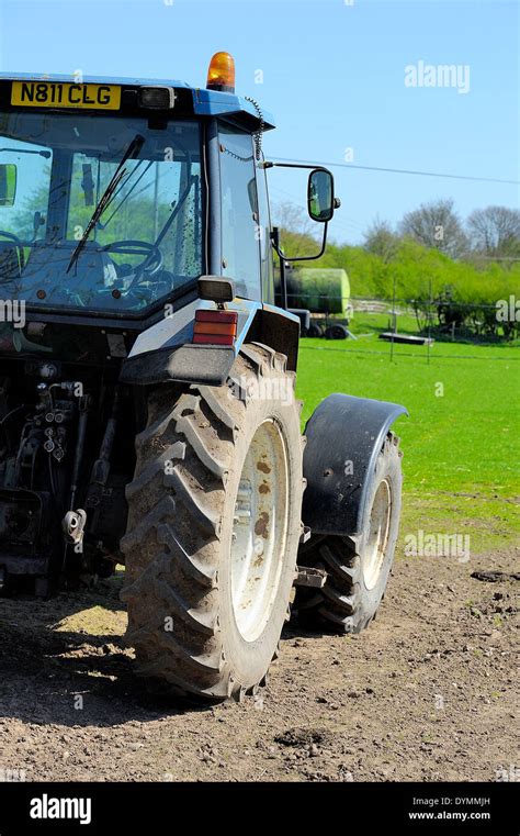 Ford 7840 Powerstar 40 Series Farm Tractor England Uk Stock Photo Alamy