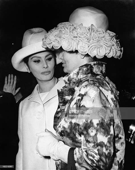 Italian Actress Sophia Loren With Her Mother Romilda Villani Nachrichtenfoto Getty Images