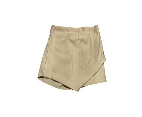 Quality Nude Skort Free Women S Fashion Bottoms Other Bottoms On Carousell