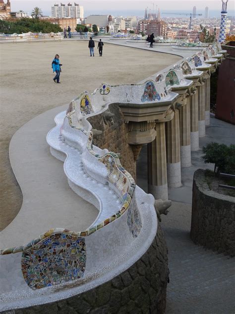 Jeffrey Bale's World of Gardens: Parc Guell and its amazing tile mosaics