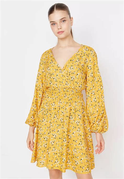 Jual Trendyol Floral Wrap Dress Original Zalora Indonesia