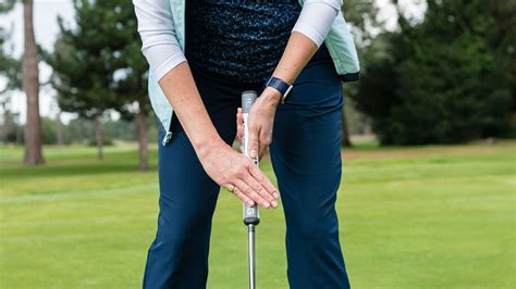 Claw Grip For Putting: How It Works | Golf Monthly