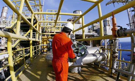 Petrobras investe R 3 bilhões para modernizar plataformas na Bacia de