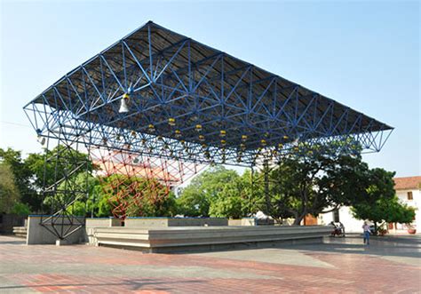 Cómo se llama el monumento que está en la Plaza Alfonso López Web