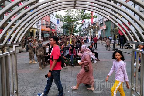 Suasana Jalan Dalem Kaum Pascakericuhan Pkl Dan Satpol Pp Foto