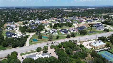 Suburban Master Planned Community Along West Southlake Boulevard