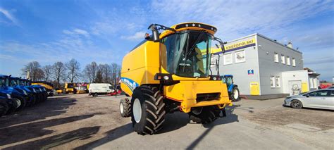 Kombajn zbożowy New Holland TC5 90 rok 2024 dostępność w czerwcu