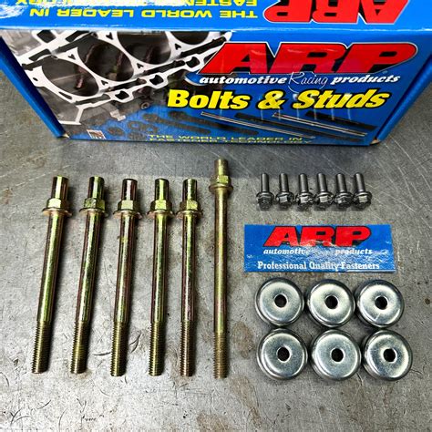 Arp Stainless Steel Valve Cover Bolt Kit With Grommets And Washers For