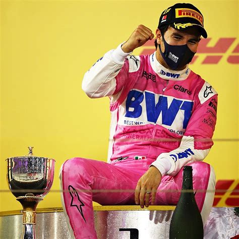 México Checo Pérez se sube a Salón Hot Wheels La Develación