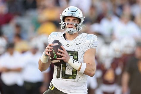 Bo Nix Scouting Report Exploring The Oregon Quarterback S Strengths