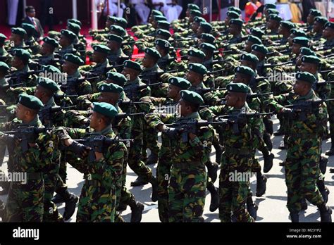 Colombo Sri Lanka 4th Feb 2018 Sri Lankan Military Personnel March