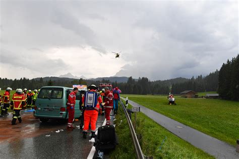 Garmisch Partenkirchen Unfall auf B2 bei Krün fordert Toten und