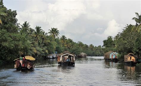 बदल जाएगा भगवान के देश केरल का नाम सीएम पिनराई विजयन ने पेश किया प्रस्ताव Kerala Cm