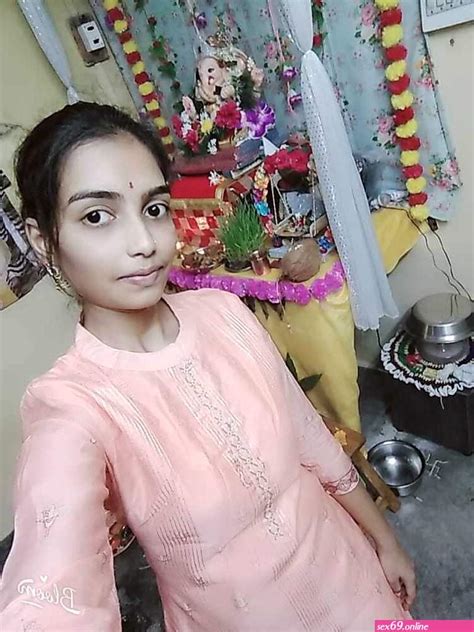 Hot Desi Thin Slim Girl Nudes Sexy Photos
