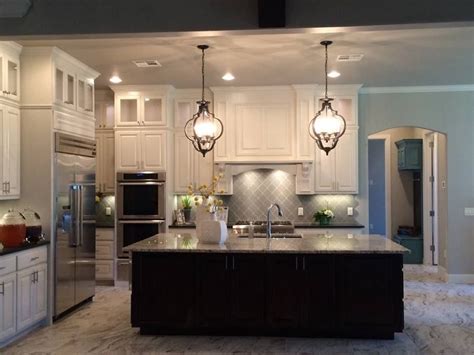 Beautiful Kitchen Design By 4 Corners Homes In Edmond Oklahoma