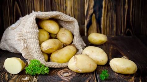 6 Surprising Potato Juice Benefits And Uses For Skin And Health Clamor World