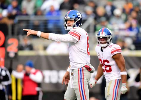 Giants Defense Shines in Victory Against Vikings - CIOINDEPTH