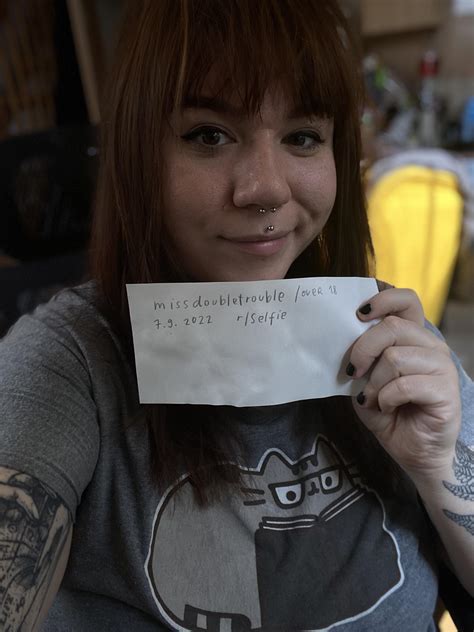 32f Verification R Selfie