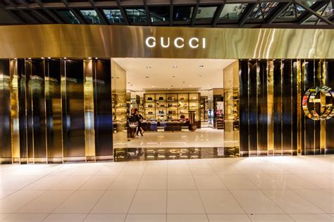 biggest gucci stores   world insider monkey