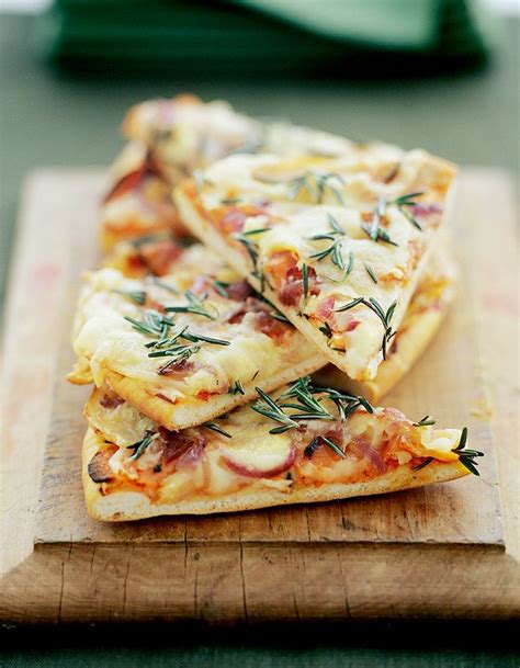 Pizza Aux Trois Fromages Pour 4 Personnes Recettes Elle à Table