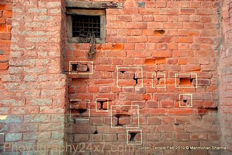 36 Bullet Marks Jallian Wala Bagh The Jallianwala Bagh Ma Flickr