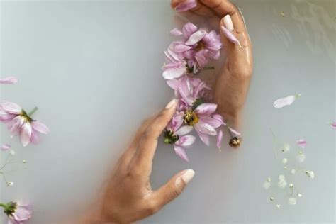 5 Steps to have an efficient Hand Care Routine - LAVYON