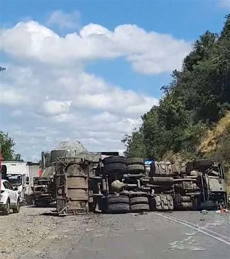 Un lesionado deja volcamiento de camión en Ruta H 66