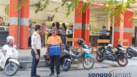 Dishub Ponorogo Naikkan Tarif Parkir Di Kawasan Pasar Malam Dan Telaga