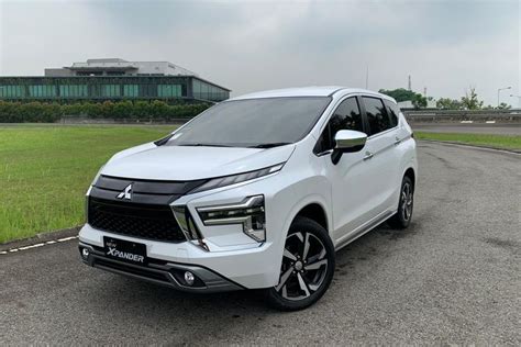 Foto Biaya Kepemilikan Mitsubishi Xpander Dan Xpander Cross Baru