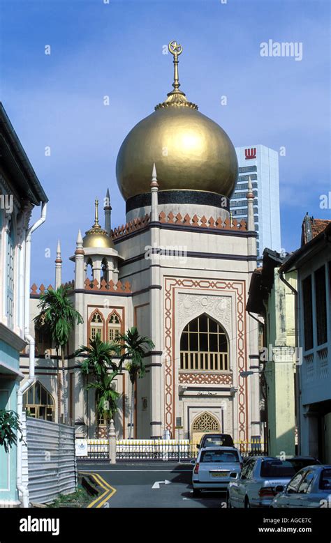 The Sultan Mosque On North Bridge Road The Biggest Mosque In Singapore