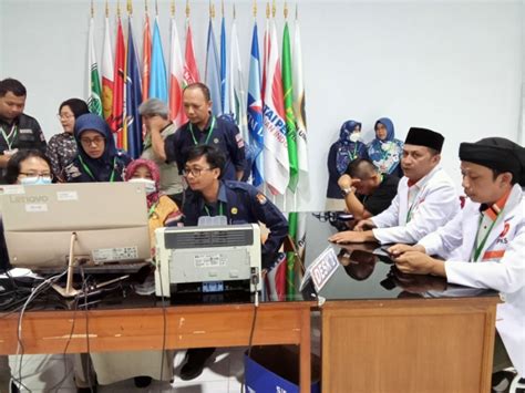 Pemilu 2024 PKS Parpol Pertama Di Karanganyar Yang Daftarkan Caleg