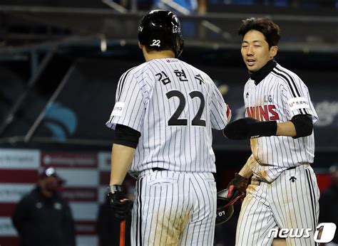 동점 득점에 성공한 김용의 네이트 스포츠