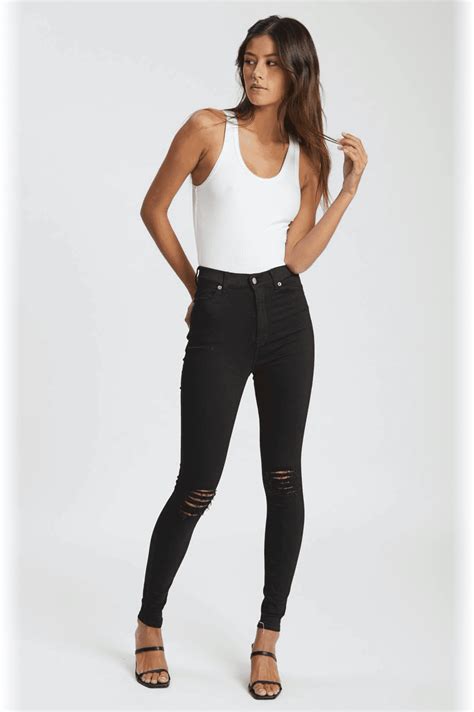 Moxy Ripped Jeans Airrobe