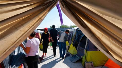 Thousands Of Migrants Await End Of Title 42 At Mexico Border Kgw