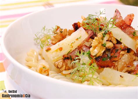 Ensalada de pasta piña y nueces Gastronomía Cía