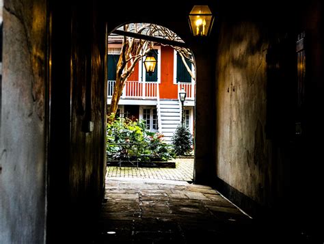 A French Quarter courtyard : r/pics