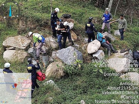 Grave Accidente En Antioquia Bus De La Polic A Cay A Un Abismo Hay