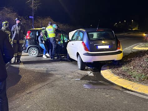 Incidente A Lentate Intervengono Anche I Pompieri Prima Monza